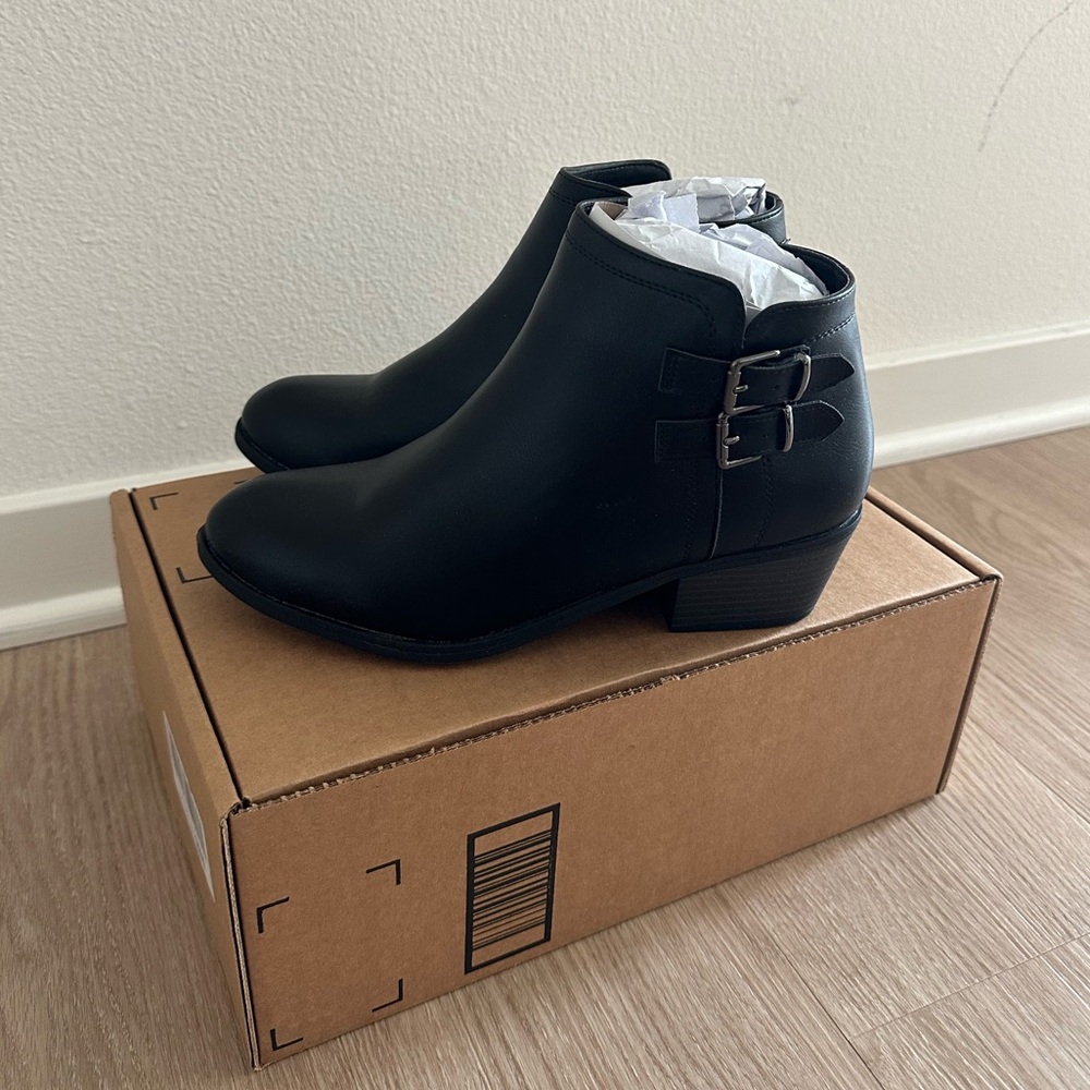 CentroPoint Women’s Fashion Block Heel Ankle Boots